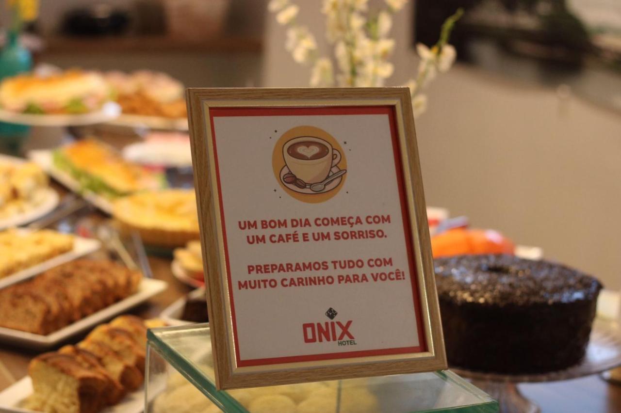 Onix Hotel Aeroporto Lauro de Freitas Buitenkant foto